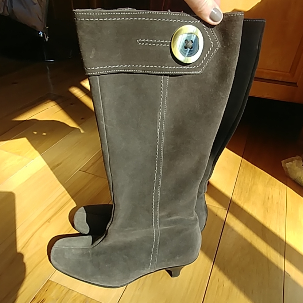 La Canadienne suede boots